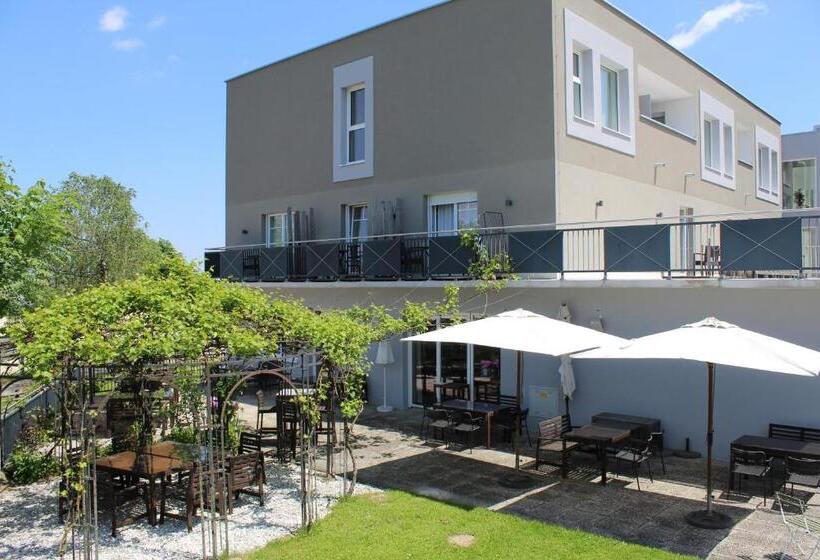 פנסיון Ewitsch 13   Hotel Garni