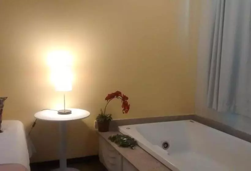 Majatalo Pousada Casa Das Flores