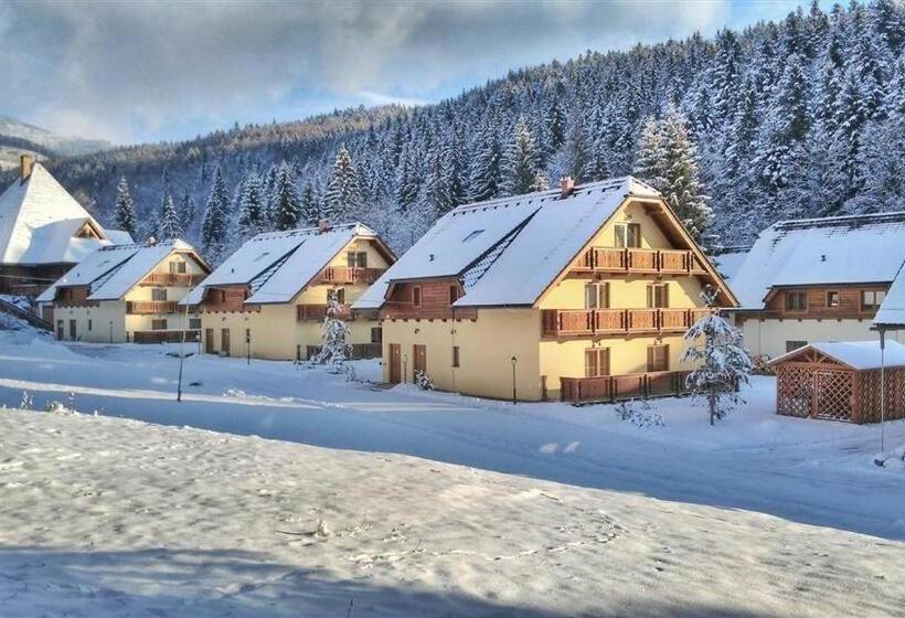 リゾートホテル Chaty A Apartmány Kúria Na Táľoch, Tále   Chopok Juh