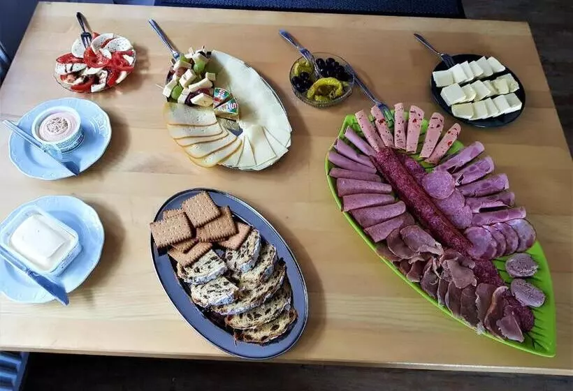 Tattoo Pension Mit Restaurant Und Tattoo Studio