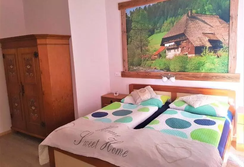 Tattoo Pension Mit Restaurant Und Tattoo Studio