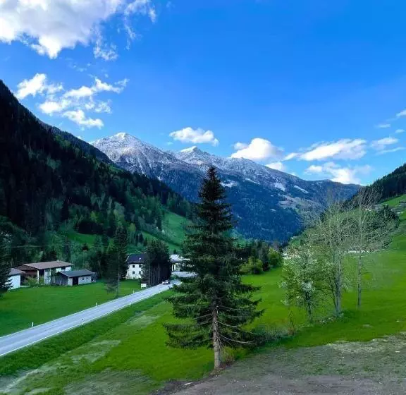 Tattoo Pension Mit Restaurant Und Tattoo Studio