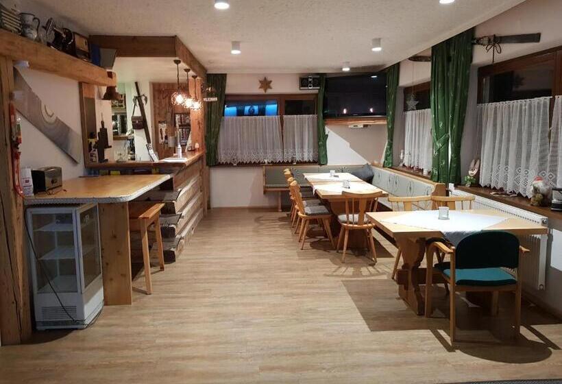 Tattoo Pension Mit Restaurant Und Tattoo Studio