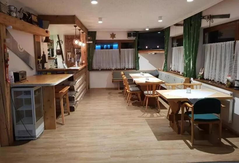 Tattoo Pension Mit Restaurant Und Tattoo Studio