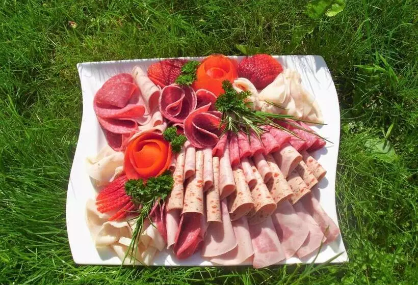 Tattoo Pension Mit Restaurant Und Tattoo Studio