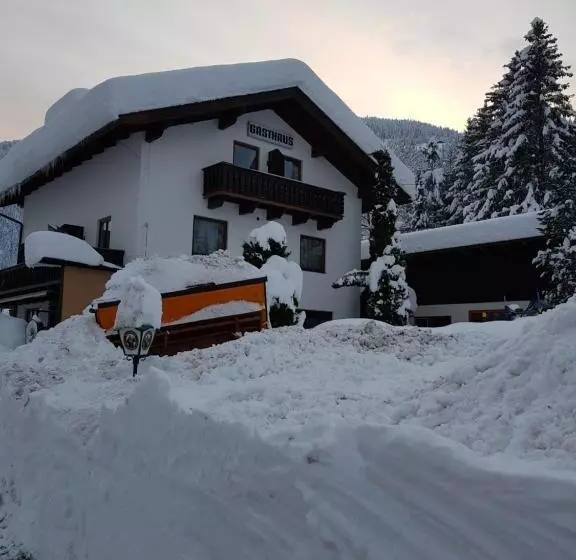 Tattoo Pension Mit Restaurant Und Tattoo Studio