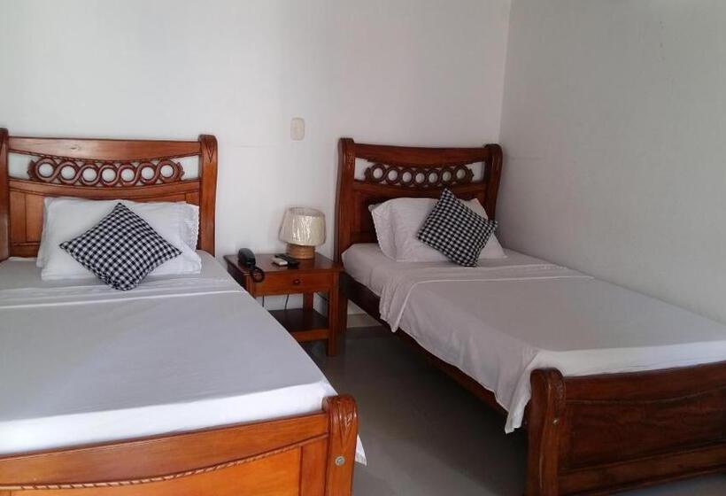 هتل Casa De España