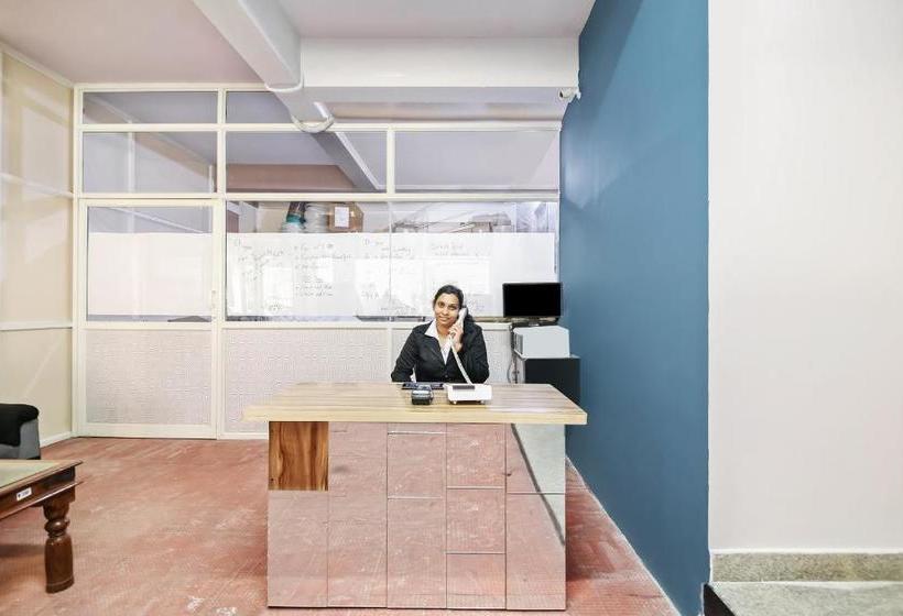 Отель Silverkey Executive Stays 24047 Airport