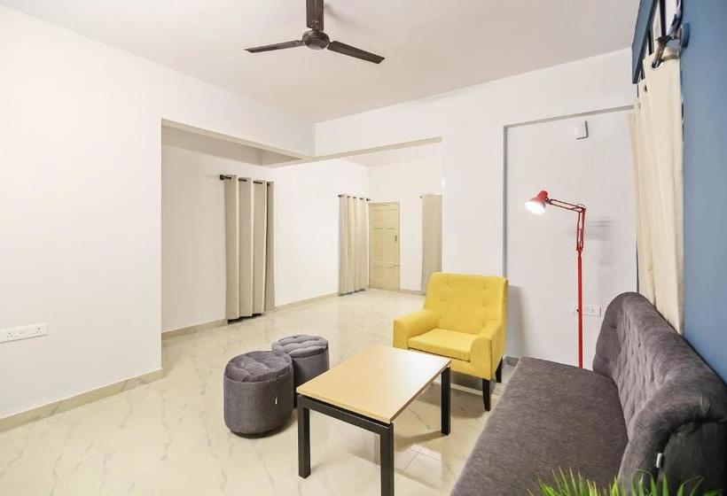 Отель Silverkey Executive Stays 24047 Airport