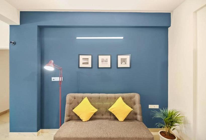 Отель Silverkey Executive Stays 24047 Airport