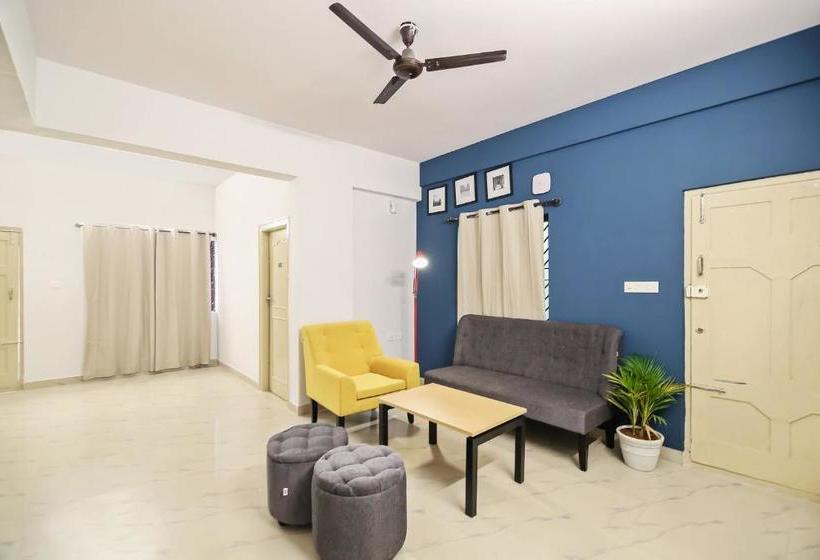 Отель Silverkey Executive Stays 24047 Airport