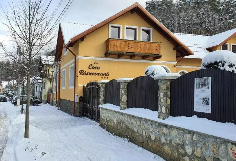 پانسیون Casa Rasnoveana