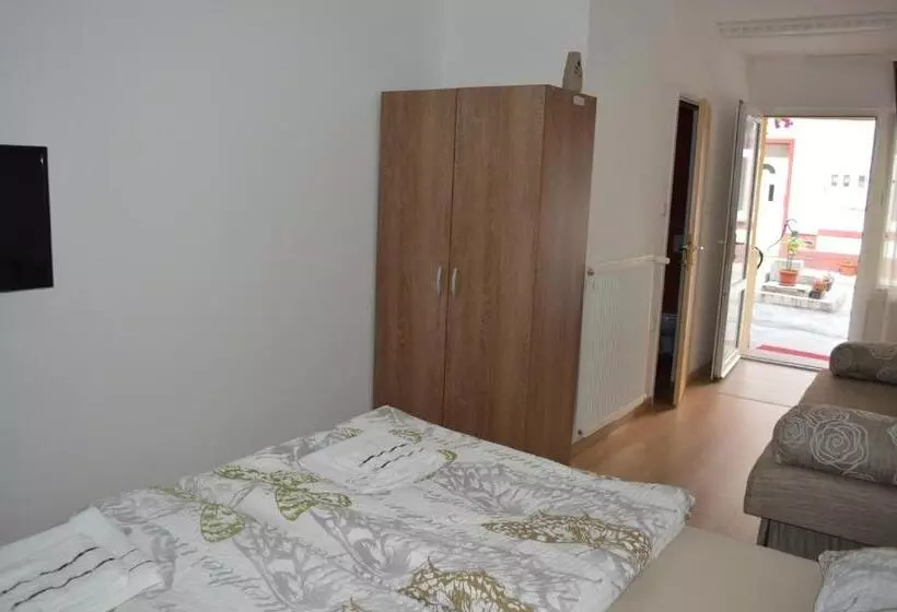 Majatalo Rooms Aračić