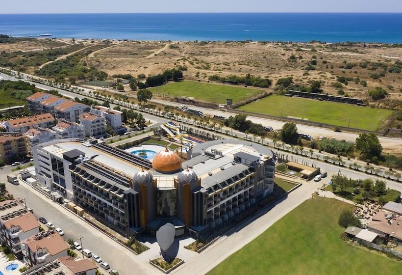 Arnor De Luxe Hotel & Spa