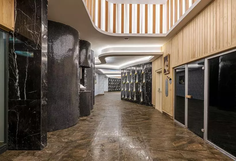 Arnor De Luxe Hotel & Spa