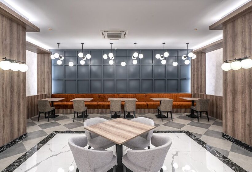 Arnor De Luxe Hotel & Spa