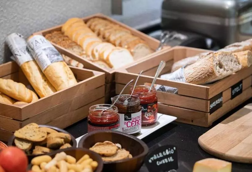 Hotel Catalonia El Retiro