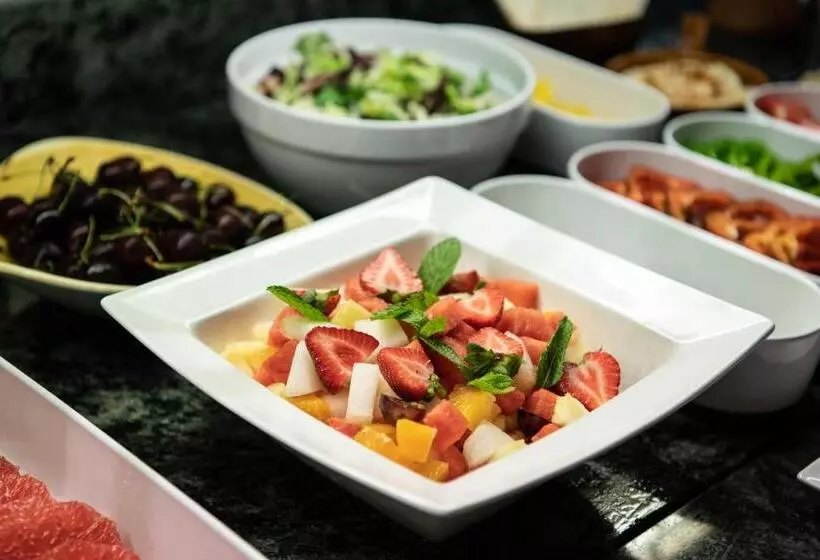 Hotel Catalonia El Retiro