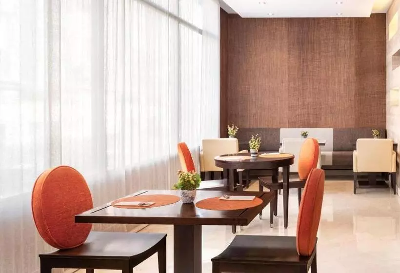 Hotel Catalonia El Retiro