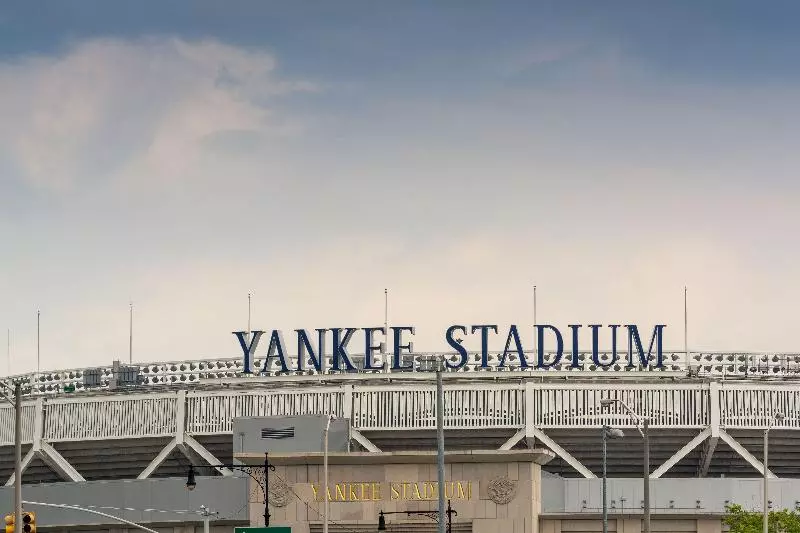 هتل Holiday Inn Express Kennedy Airport