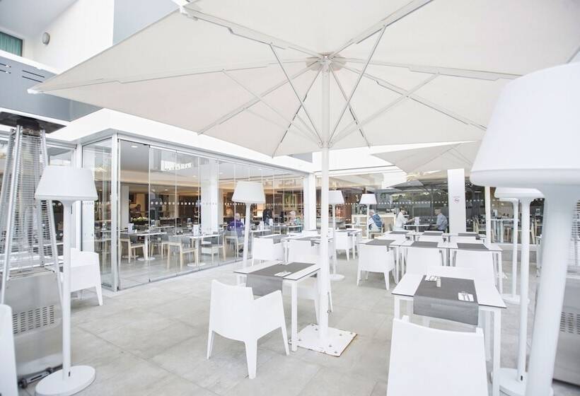 هتل Akeah Broncemar