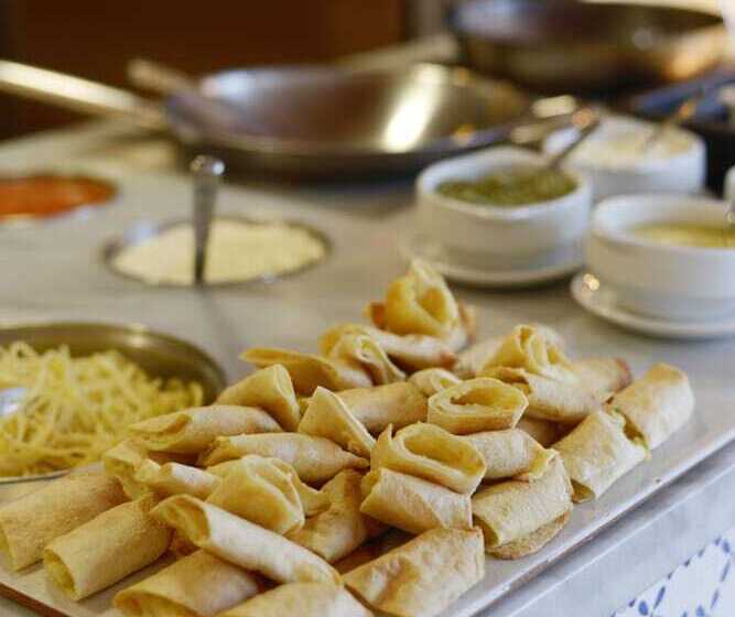 هتل Akeah Broncemar