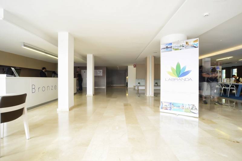 هتل Akeah Broncemar