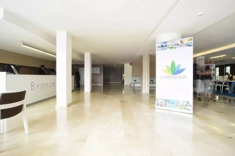 酒店 Akeah Broncemar