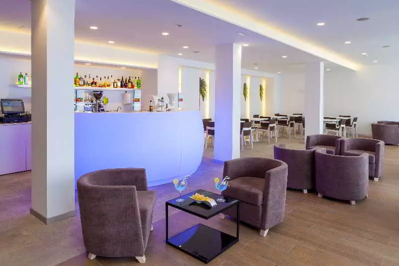 酒店 Akeah Broncemar