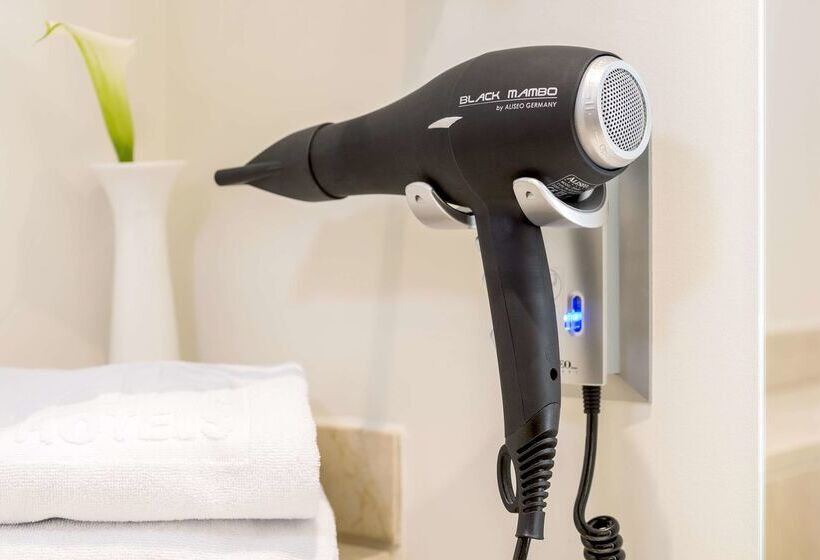 Отель NH Collection León Plaza Mayor