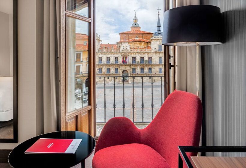 Отель NH Collection León Plaza Mayor