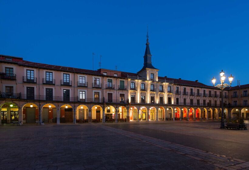 Отель NH Collection León Plaza Mayor