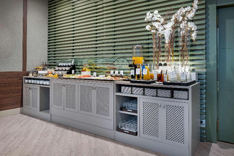 Отель NH Collection León Plaza Mayor