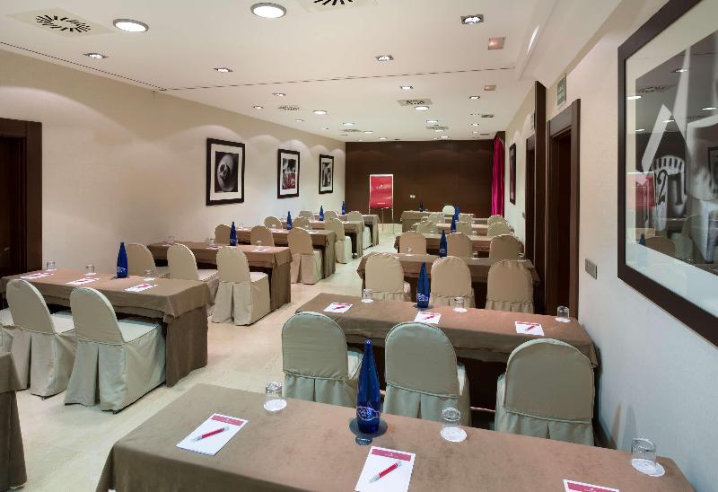 Отель NH Collection León Plaza Mayor