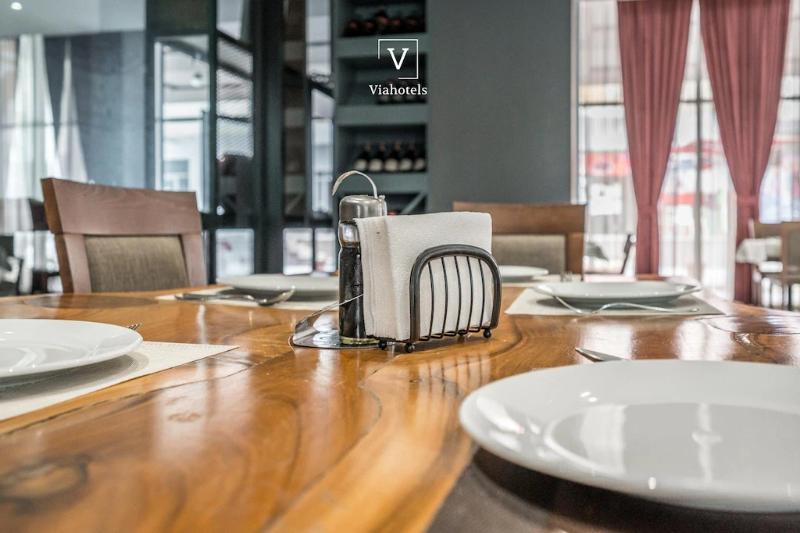 ホテル Antalya   Beach Durres