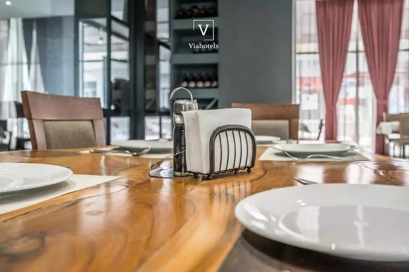 هتل Antalya   Beach Durres