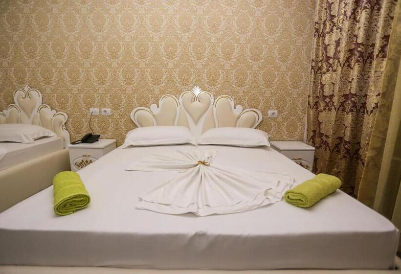 ホテル Antalya   Beach Durres