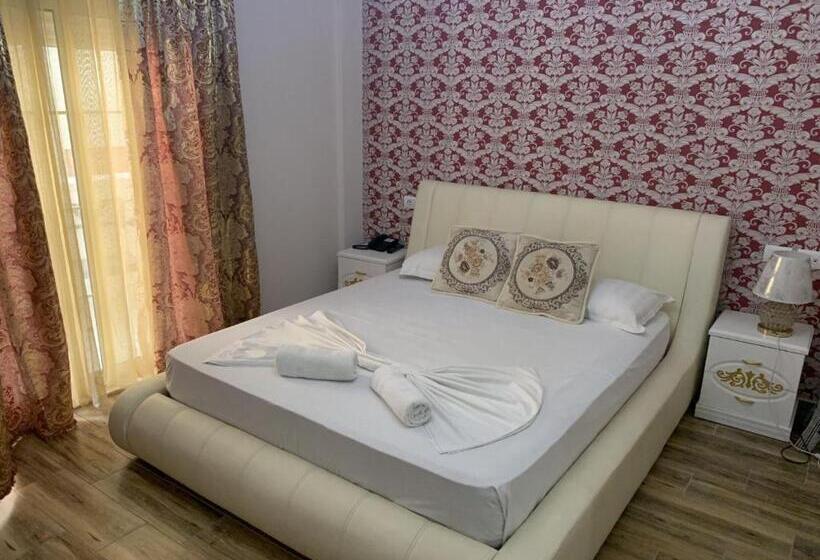 ホテル Antalya   Beach Durres