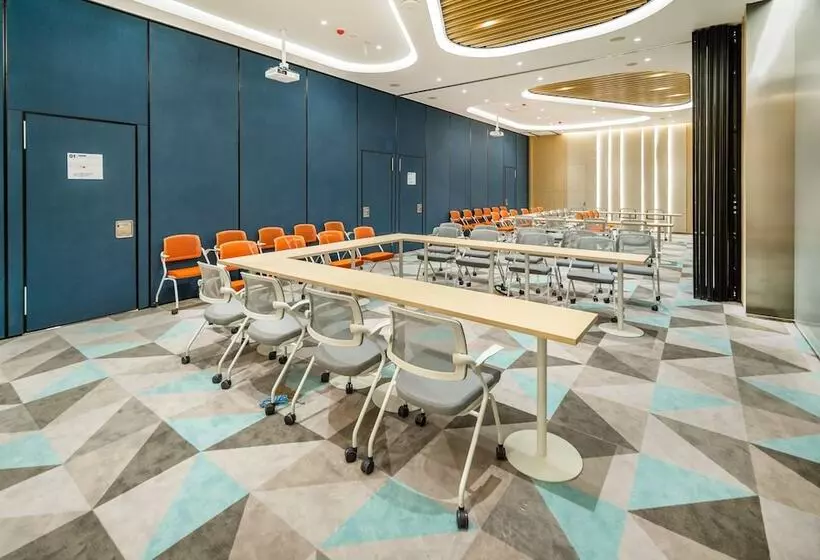 هتل Holiday Inn Express Shanghai Pudong Zhangjiang, An Ihg