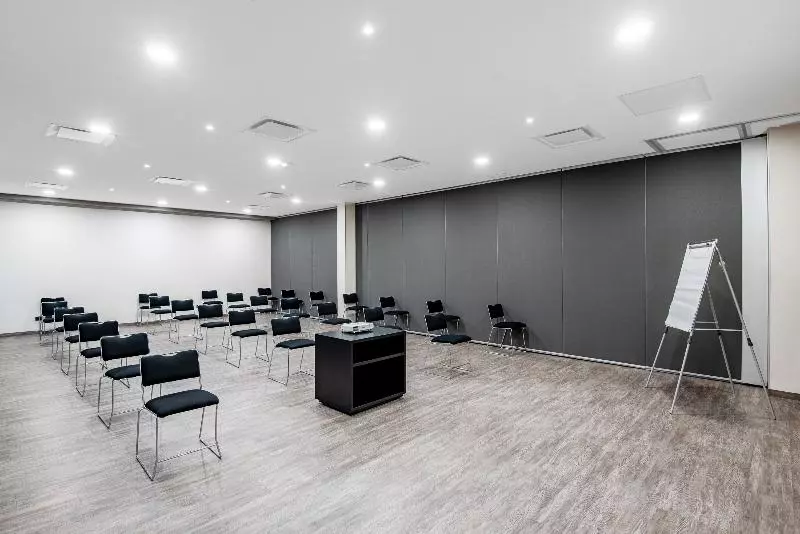 Отель City Express By Marriott Queretaro