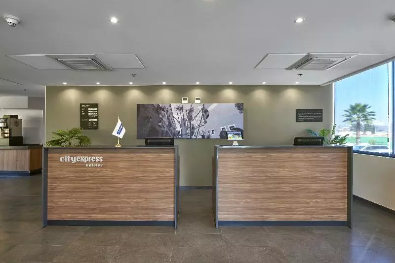 Отель City Express By Marriott Queretaro