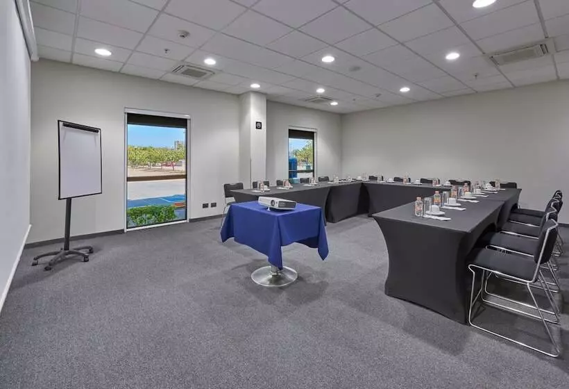 Отель City Express By Marriott Queretaro