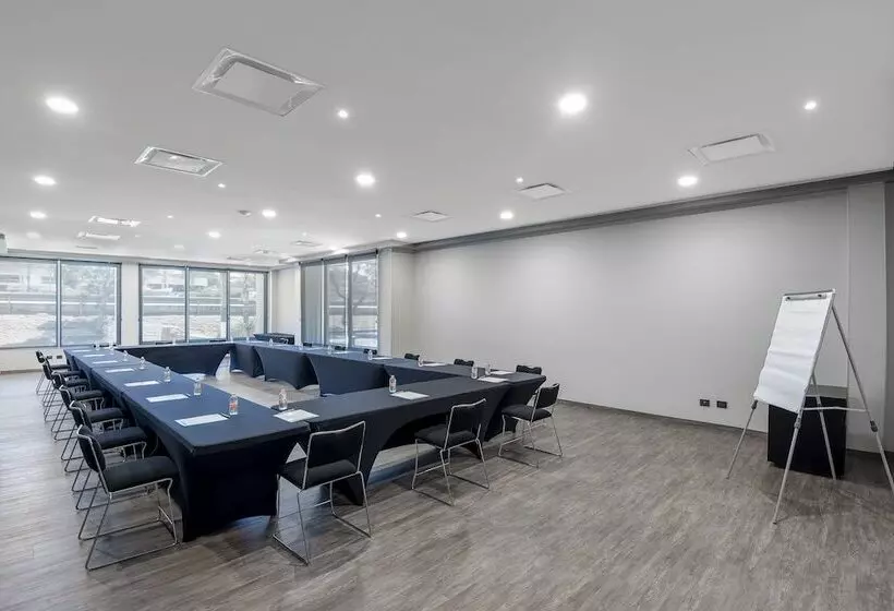 Отель City Express By Marriott Queretaro