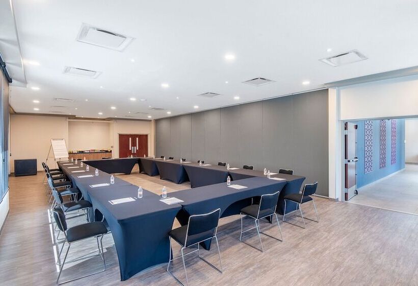 هتل City Express By Marriott Queretaro