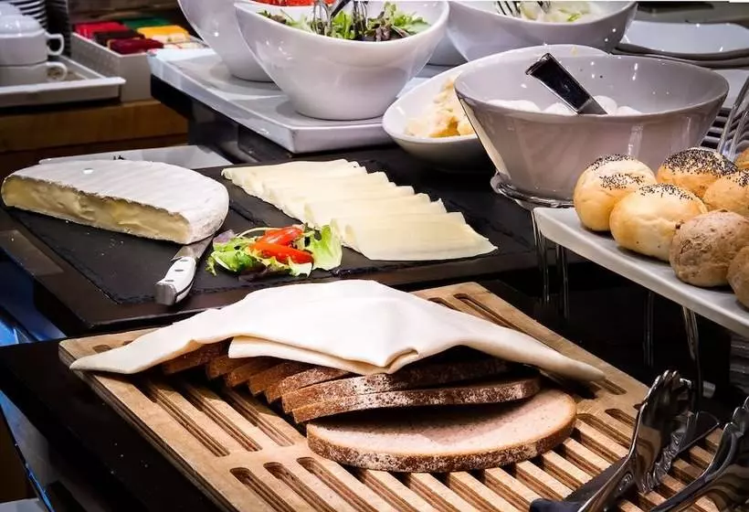 هتل Dei Cavalieri Caserta La Reggia