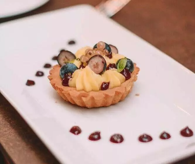 هتل Dei Cavalieri Caserta La Reggia