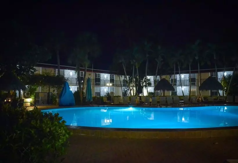 هتل Gulfcoast Inn Naples