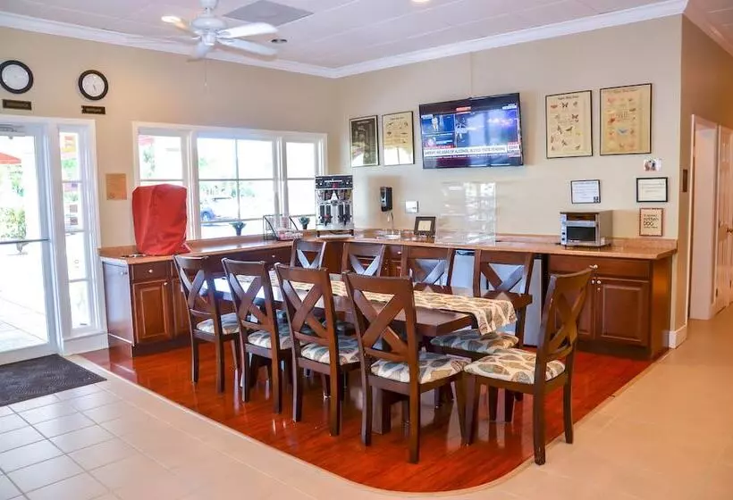 هتل Gulfcoast Inn Naples