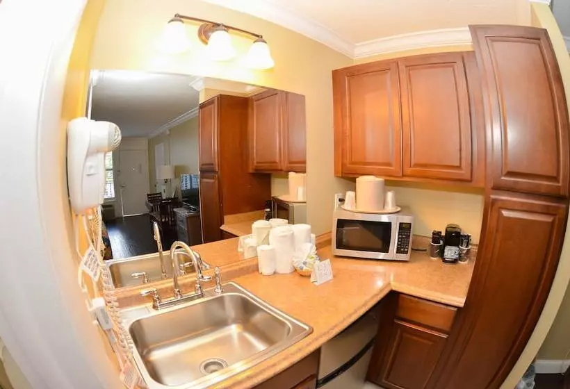 هتل Gulfcoast Inn Naples