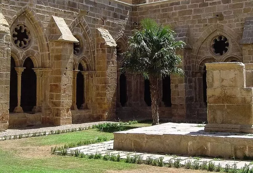 בית מלון כפרי Hospederia Monasterio De Rueda